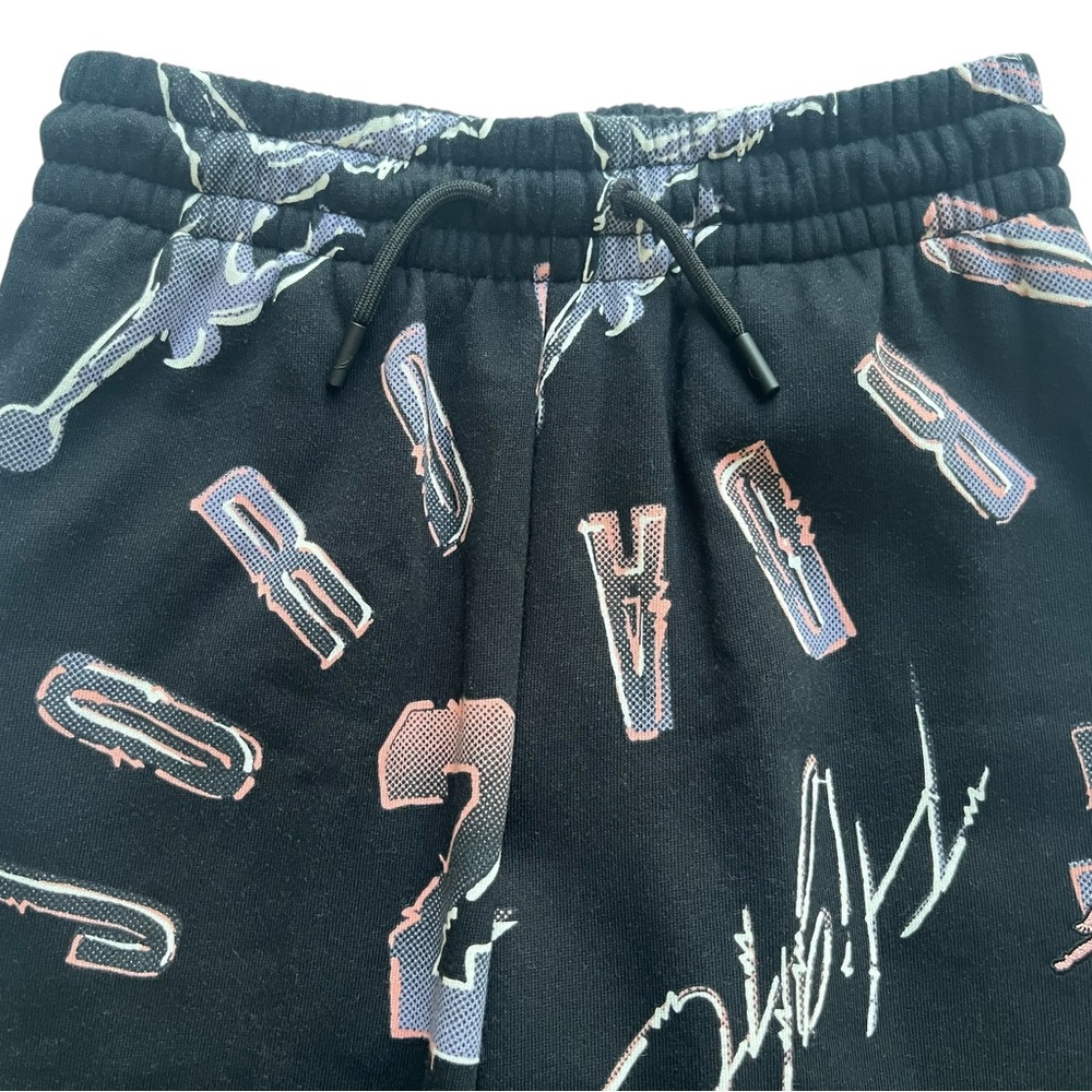 Jordan 23 Girl Small 8-10 Black Flight Jumpman All-Over Print Fleece Joggers New - Picture 4 of 7